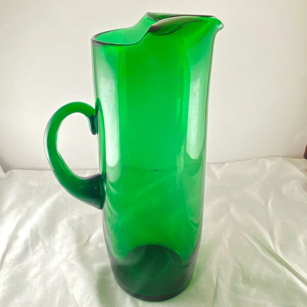 Vintage Emerald Green Glass Pitcher Ice Lip Martini Cocktail MCM Barware 11”